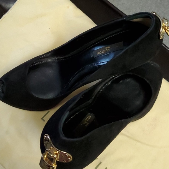 Louis Vuitton heels - Picture 2 of 3
